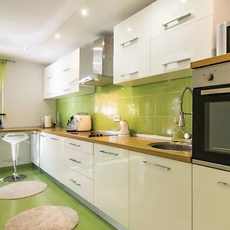 Apartment Damir 2 By Guide Galizana